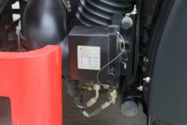 一汽解放底盘&nbsp;中置轴车辆运输车底盘图片