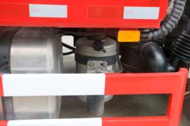 一汽解放底盘&nbsp;中置轴车辆运输车底盘图片