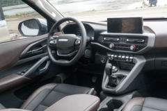 长安 凯程F70 豪华版 1.9T柴油 149马力 四驱 标轴双排皮卡