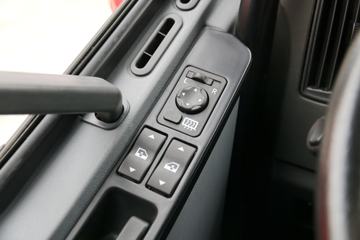 һ������ ��½ 260���� 4X2 ��������˳�ͼƬ