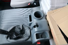 金陆(原属一汽柳特)&nbsp;中置轴车辆运输车驾驶室图片