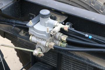 �������ó� ��� 140���� 4X2 5.2���ػ�������(DFH1100B)ͼƬ