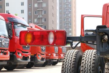 �������ó� ��� 140���� 4X2 5.2���ػ�������(DFH1100B)ͼƬ