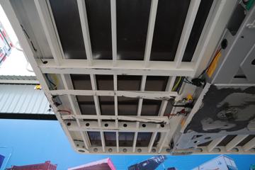 13米系列&nbsp;厢式半挂车外观图片