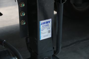 10米系列&nbsp;厢式半挂车外观图片