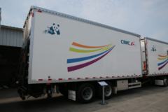 中集华骏 9.658米厢式中置轴挂车