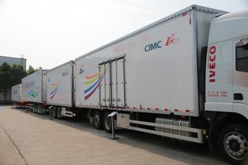 10米系列&nbsp;厢式半挂车外观图片