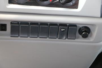 �������ó� ���VR 180���� 4X2 6.75�ײ�դʽ�ػ���(DFH5180CCYBX3JV)ͼƬ