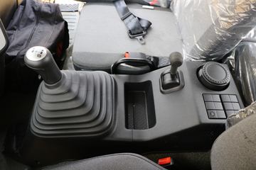 �������ó� ���KR 230���� 4X2 6.8�׵��������ػ���(DFH1180E3)ͼƬ