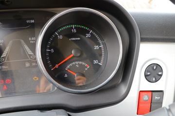 �������ó� ���KR 230���� 4X2 6.8�׵��������ػ���(DFH1180E3)ͼƬ