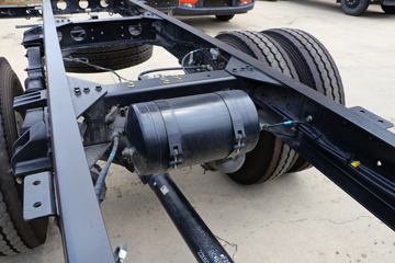 �������ó� ���KR 230���� 4X2 6.8�׵��������ػ���(DFH1180E3)ͼƬ