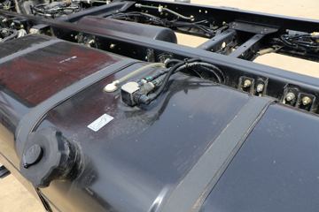 �������ó� ���KR 230���� 4X2 6.8�׵��������ػ���(DFH1180E3)ͼƬ