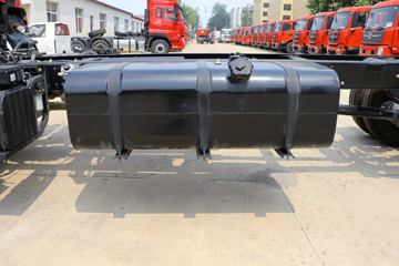 �������ó� ���KR 230���� 4X2 6.8�׵��������ػ���(DFH1180E3)ͼƬ