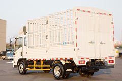 骐铃汽车 H300 116马力 3.67米排半仓栅式轻卡(JML5042CCYCD5)