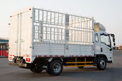 骐铃汽车 H300 116马力 3.67米排半仓栅式轻卡(JML5042CCYCD5)