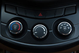 骐铃T5&nbsp;皮卡驾驶室                                               图片