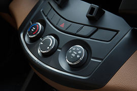 骐铃T7&nbsp;皮卡驾驶室                                               图片