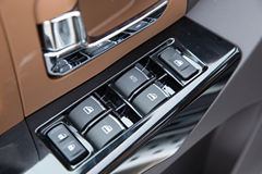 骐铃汽车 T7 2019款 超豪华版 204马力 2.0T汽油 PLUS四驱 标准轴距双排皮卡