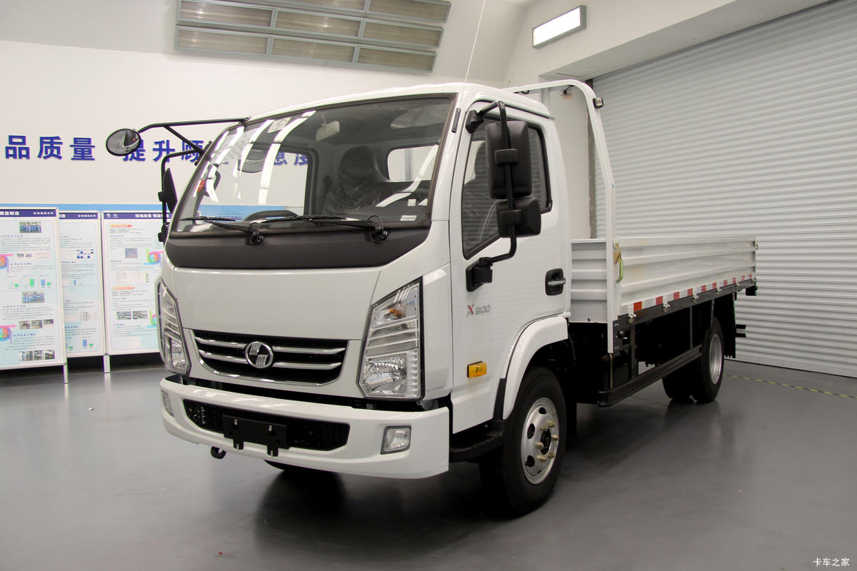 跃进 福运X300-33 115马力 4.18米单排栏板轻卡