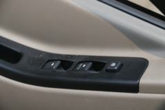 江铃 凯运强劲版 轻载型豪华款 129马力 4.08米单排厢式轻卡(宽体)(JX5042XXYXGC2)