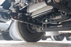 江铃 凯运强劲版 轻载型豪华款 129马力 4.08米单排厢式轻卡(宽体)(JX5042XXYXGC2)