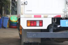 江铃 凯运强劲版 轻载型豪华款 129马力 4.08米单排厢式轻卡(宽体)(JX5042XXYXGC2)