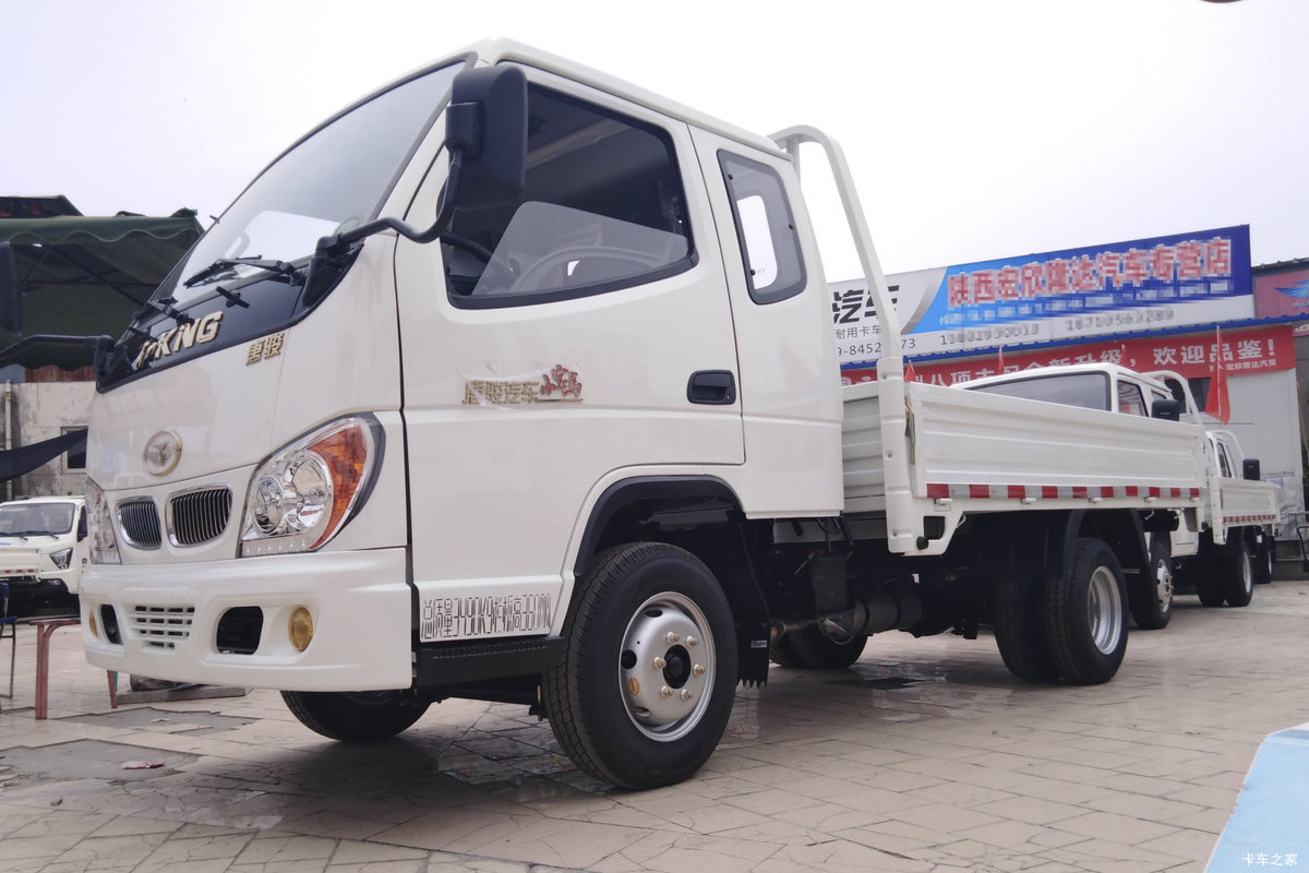 唐骏欧铃 小宝马 1.5L 112马力 汽油 3.08米排半栏板微卡(国六)