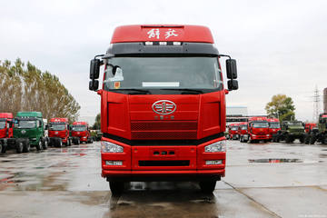 一汽解放 J6P 420马力 8X4 低密度粉粒物料运输车(醒狮牌)(SLS5310GFLC5)