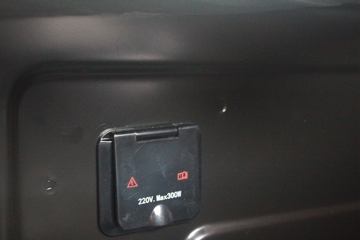 һ����� J7�ؿ� �ļ��� 550���� 6X4 ǣ����(Һ��������)(CA4250P77K25T1E5)ͼƬ