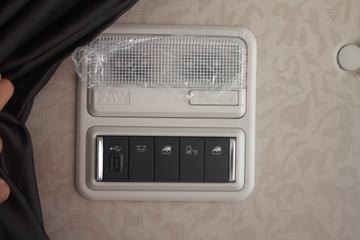 һ����� J7�ؿ� �ļ��� 550���� 6X4 ǣ����(Һ��������)(CA4250P77K25T1E5)ͼƬ