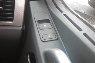 һ����� J7�ؿ� �ļ��� 550���� 6X4 ǣ����(Һ��������)(CA4250P77K25T1E5)ͼƬ