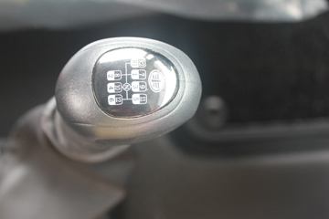 һ����� J7�ؿ� �ļ��� 550���� 6X4 ǣ����(Һ��������)(CA4250P77K25T1E5)ͼƬ