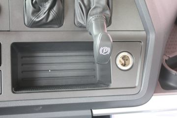 һ����� J7�ؿ� �ļ��� 550���� 6X4 ǣ����(Һ��������)(CA4250P77K25T1E5)ͼƬ