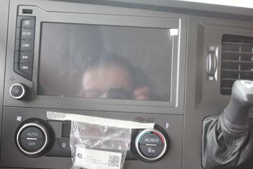 һ����� J7�ؿ� �ļ��� 550���� 6X4 ǣ����(Һ��������)(CA4250P77K25T1E5)ͼƬ