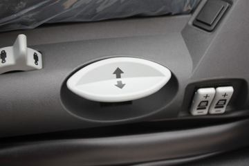 һ����� J7�ؿ� �ļ��� 550���� 6X4 ǣ����(Һ��������)(CA4250P77K25T1E5)ͼƬ