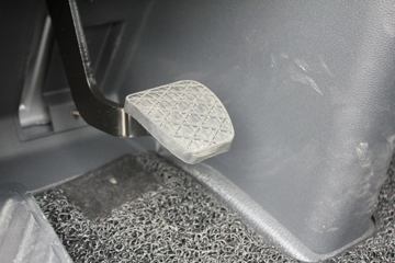 һ����� J7�ؿ� �ļ��� 550���� 6X4 ǣ����(Һ��������)(CA4250P77K25T1E5)ͼƬ