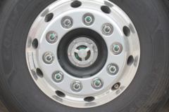 一汽解放 J7重卡 四季版 550马力 6X4 牵引车(液力缓速器)(CA4250P77K25T1E5)