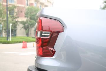 ���� ����F70 ��׼�� 2.5T���� 129���� ���� ����˫��Ƥ��ͼƬ