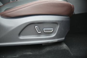 ���� ����F70 ��׼�� 2.5T���� 129���� ���� ����˫��Ƥ��ͼƬ