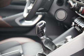 ���� ����F70 ��׼�� 2.5T���� 129���� ���� ����˫��Ƥ��ͼƬ