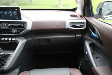 ���� ����F70 ��׼�� 2.5T���� 129���� ���� ����˫��Ƥ��ͼƬ