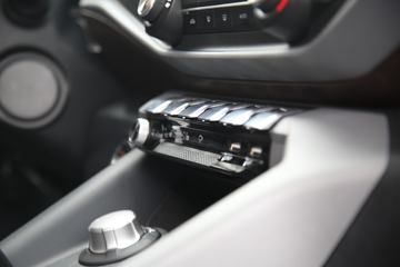 ���� ����F70 ��׼�� 2.5T���� 129���� ���� ����˫��Ƥ��ͼƬ