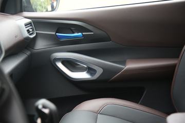 ���� ����F70 ��׼�� 2.5T���� 129���� ���� ����˫��Ƥ��ͼƬ