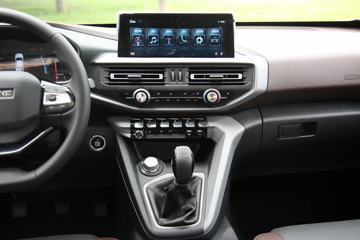 ���� ����F70 ��׼�� 2.5T���� 129���� ���� ����˫��Ƥ��ͼƬ