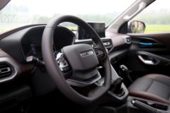 长安 凯程F70 标准版 2.5T柴油 129马力 两驱 标轴双排皮卡