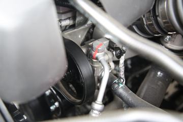 ���� ����F70 ��׼�� 2.5T���� 129���� ���� ����˫��Ƥ��ͼƬ