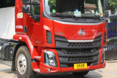 东风柳汽 新乘龙M3中卡 200马力 4X2 7.8米厢式载货车(国六)(LZ5180XXYM3AC1)