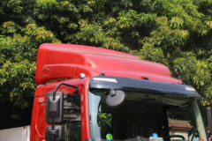 东风柳汽 新乘龙M3中卡 200马力 4X2 7.8米厢式载货车(国六)(LZ5180XXYM3AC1)