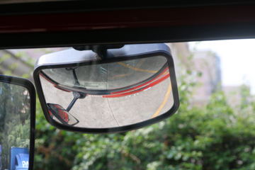 �������� �³���M3�п� 200���� 4X2 7.8����ʽ�ػ���(����)ͼƬ