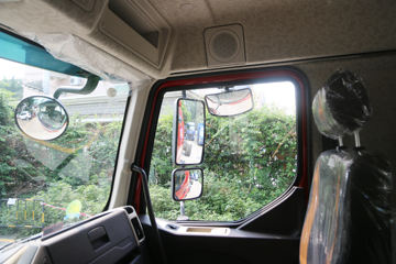 �������� �³���M3�п� 200���� 4X2 7.8����ʽ�ػ���(����)ͼƬ